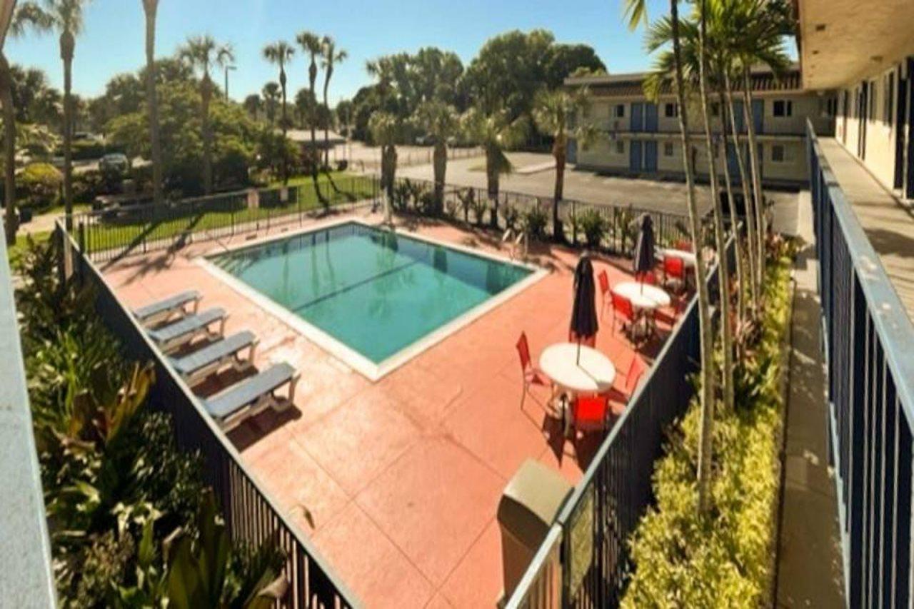 Motel 6 Riviera Beach Fl Exterior foto
